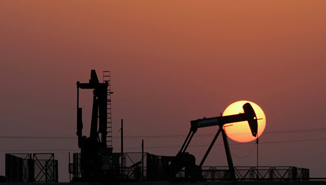 Пошлина на экспорт нефти из России снизилась до $84 за тонну