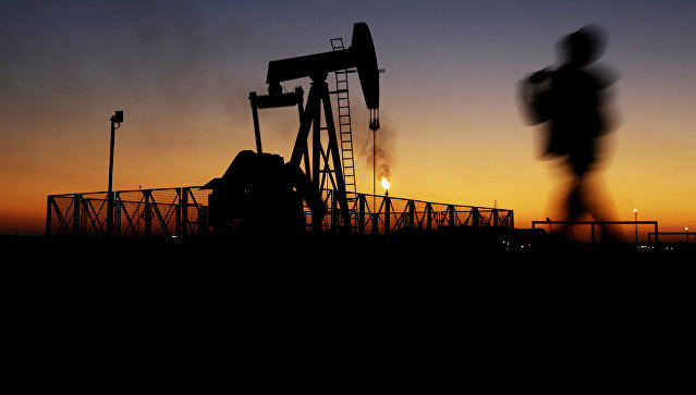 Нефть дешевеет на данных Минэнерго США по запасам