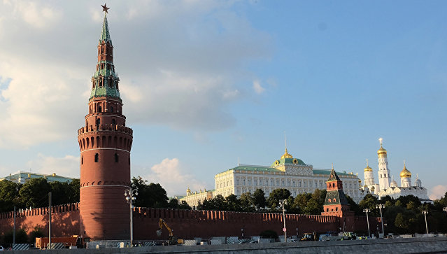 В Кремле назвали темы переговоров Путина и Макрона