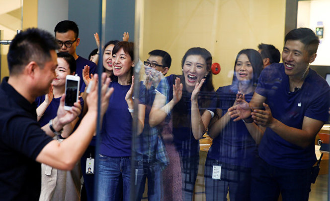 Скрытая цена производства айфонов в Китае