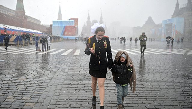 Синоптики обещают снег и гололедицу на 9 мая в Москве