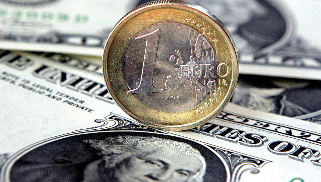 Курс евро к доллару обновил максимум с ноября 2016 года
