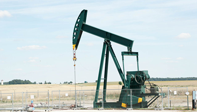 Цены на нефть марки Brent упали ниже 51 доллара за баррель впервые с 15 мая