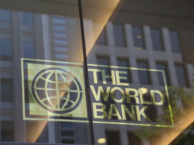 Всемирный банк ухудшил прогноз роста экономики России, но похвалил за хорошую адаптацию к падению це