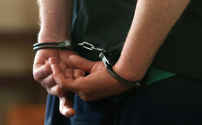 «Коммерсантъ» узнал об аресте пяти сотрудников ФСБ за крупную взятку