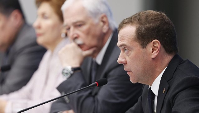 Медведев: надо усовершенствовать антикоррупционное законодательство
