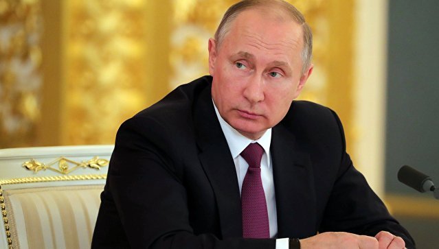 Путин уволил восемь генералов из МВД, МЧС и ФСИН